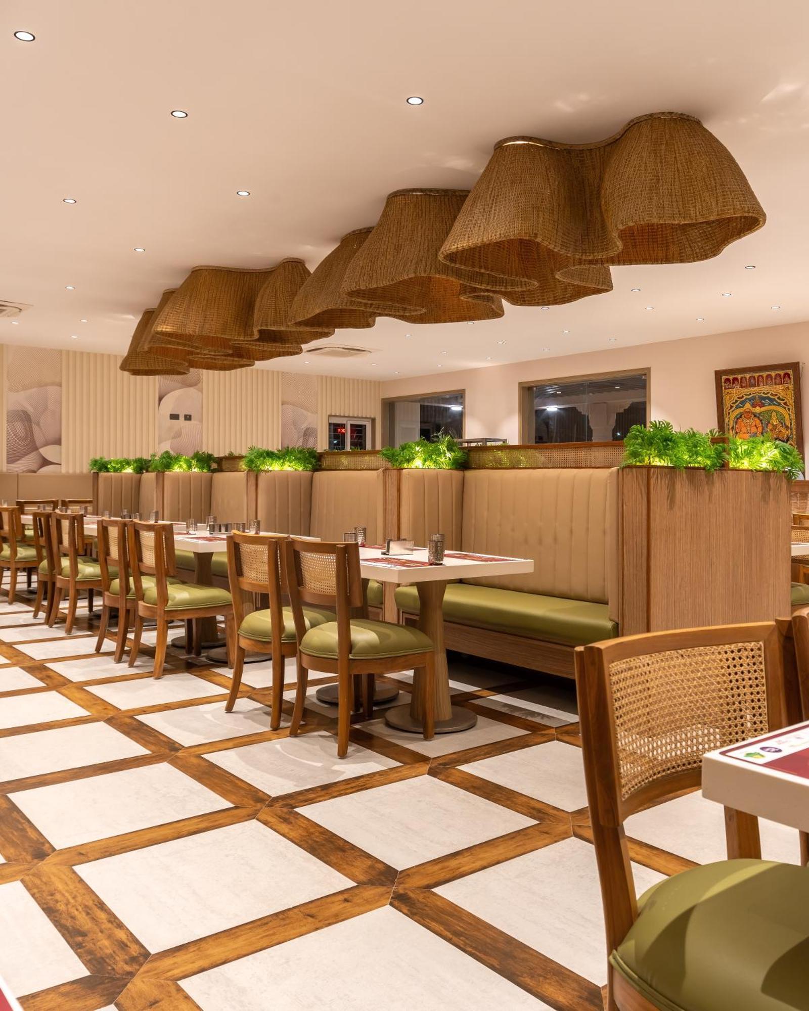Copper Leaf Hotels, Tirunelveli Buitenkant foto