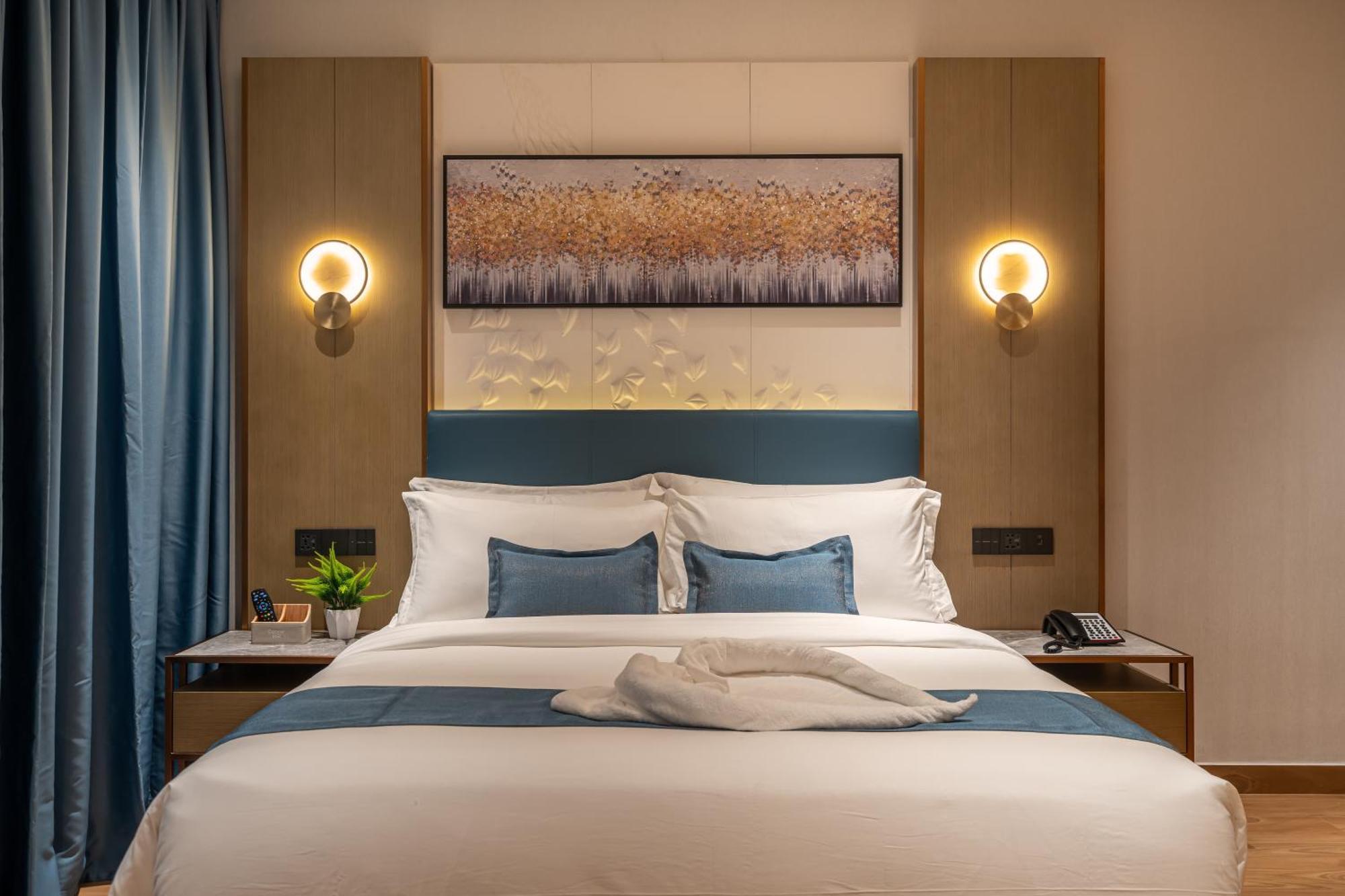 Copper Leaf Hotels, Tirunelveli Buitenkant foto
